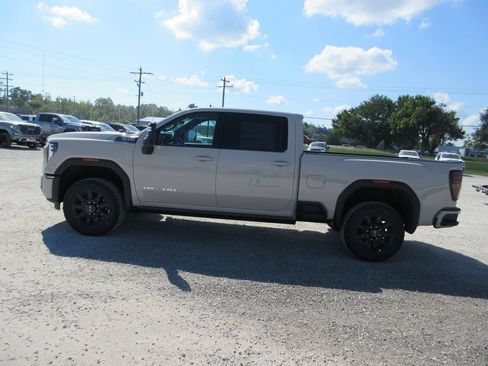 New 2026 GMC Sierra 2500 AT4 w/ AT4 Premium Plus Package AWD/4WD image 9