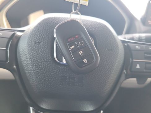 Certified 2026 Honda Pilot Touring image 34
