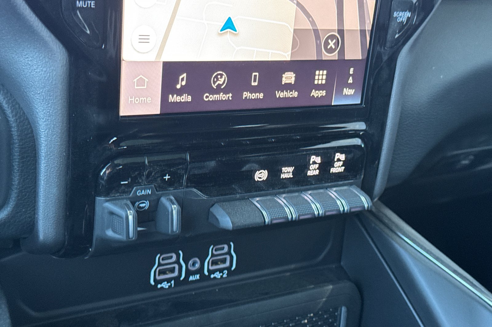 New 2026 RAM 2500 Laramie w/ Night Edition AWD/4WD image 19