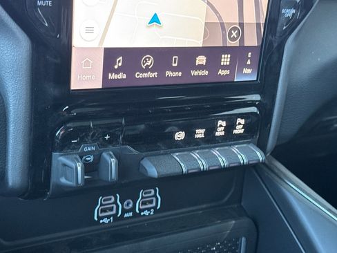 New 2026 RAM 2500 Laramie AWD/4WD image 19