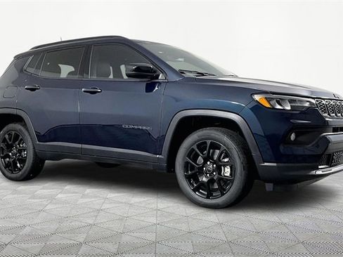 New 2026 Jeep Compass Latitude image 3