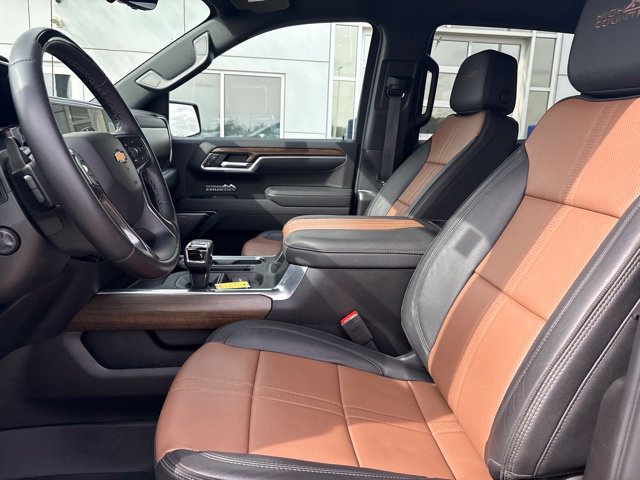 Used 2026 Chevrolet Silverado 1500 High Country w/ High Country Premium Package AWD/4WD image 12