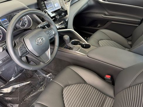 Used 2023 Toyota Camry SE w/ Convenience Package FWD image 9