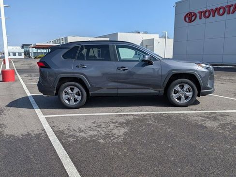 Used 2025 Toyota RAV4 XLE image 4