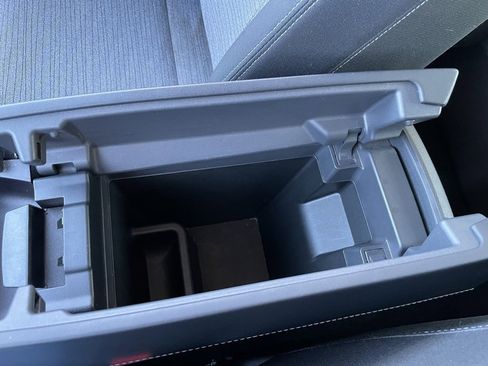 Used 2023 Nissan Rogue SV image 49