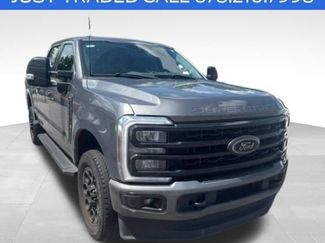 Used 2024 Ford F250 Lariat w/ Black Appearance Package AWD/4WD video 1