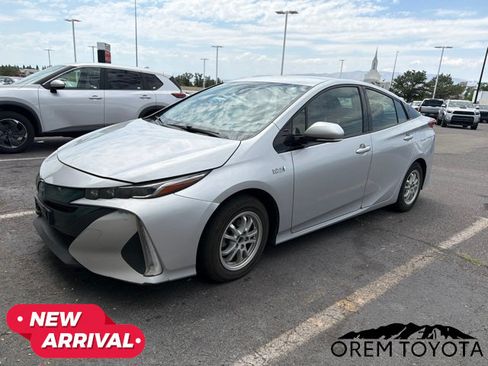 Used 2019 Toyota Prius Prime Plus w/ Carpet Mat Package FWD image 18