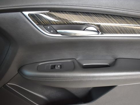 Used 2020 Cadillac XT6 Premium Luxury FWD image 22