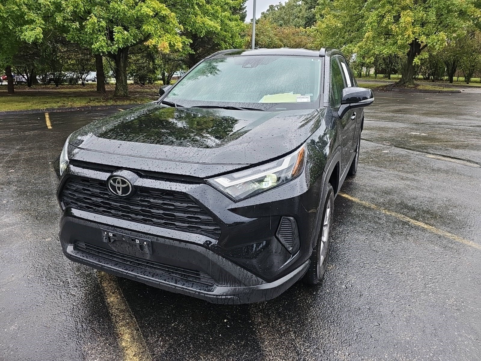 Used 2025 Toyota RAV4 XLE AWD/4WD image 2