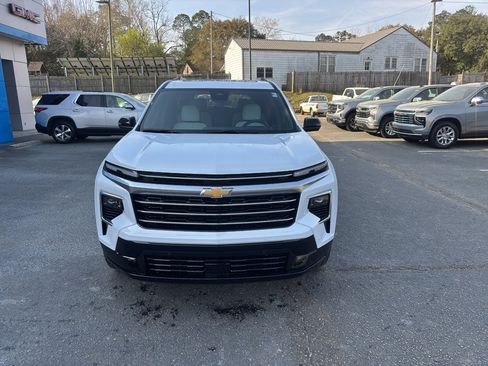 New 2026 Chevrolet Traverse High Country w/ LPO, Floor Liner Package FWD image 3