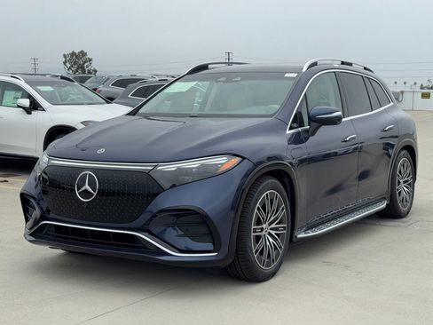 New 2026 Mercedes-Benz EQS 400 4MATIC SUV image 6