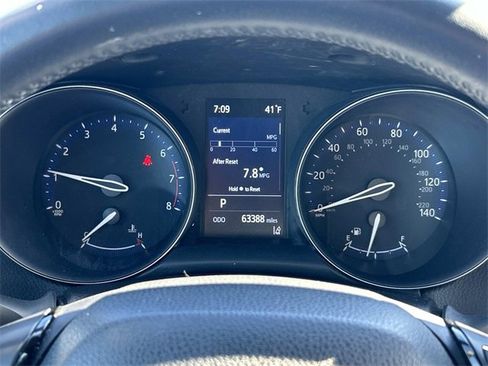 Used 2021 Toyota C-HR LE image 27