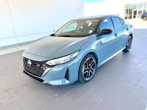 Used 2025 Nissan Sentra SR image 1