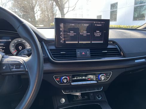 Used 2024 Audi Q5 2.0T Premium Plus w/ Premium Plus Package image 18