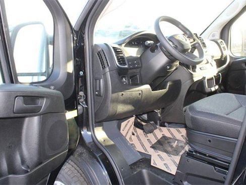 New 2025 RAM ProMaster 2500 w/ Quick Order Package 22G SLT image 16