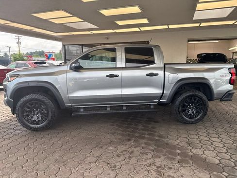 Used 2025 Chevrolet Colorado Trail Boss AWD/4WD image 9