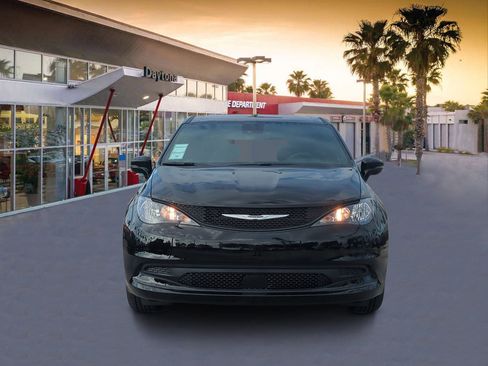 New 2026 Chrysler Voyager LX image 8