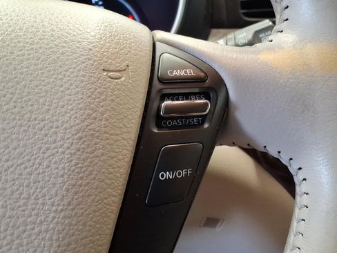 Used 2015 Nissan Quest SV FWD image 13