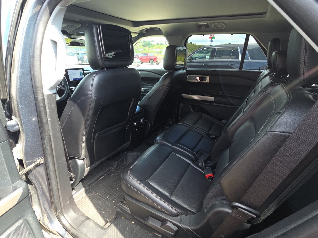 Used 2022 Ford Explorer Limited w/ Equipment Group 301A AWD/4WD image 13
