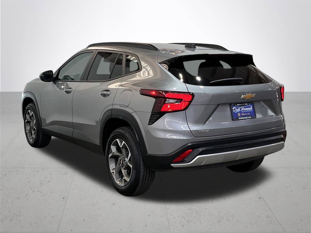 Certified 2025 Chevrolet Trax LT w/ LT Convenience Package FWD image 14