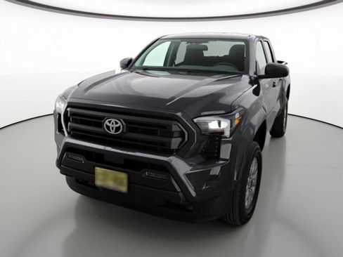 Certified 2025 Toyota Tacoma SR5 image 1