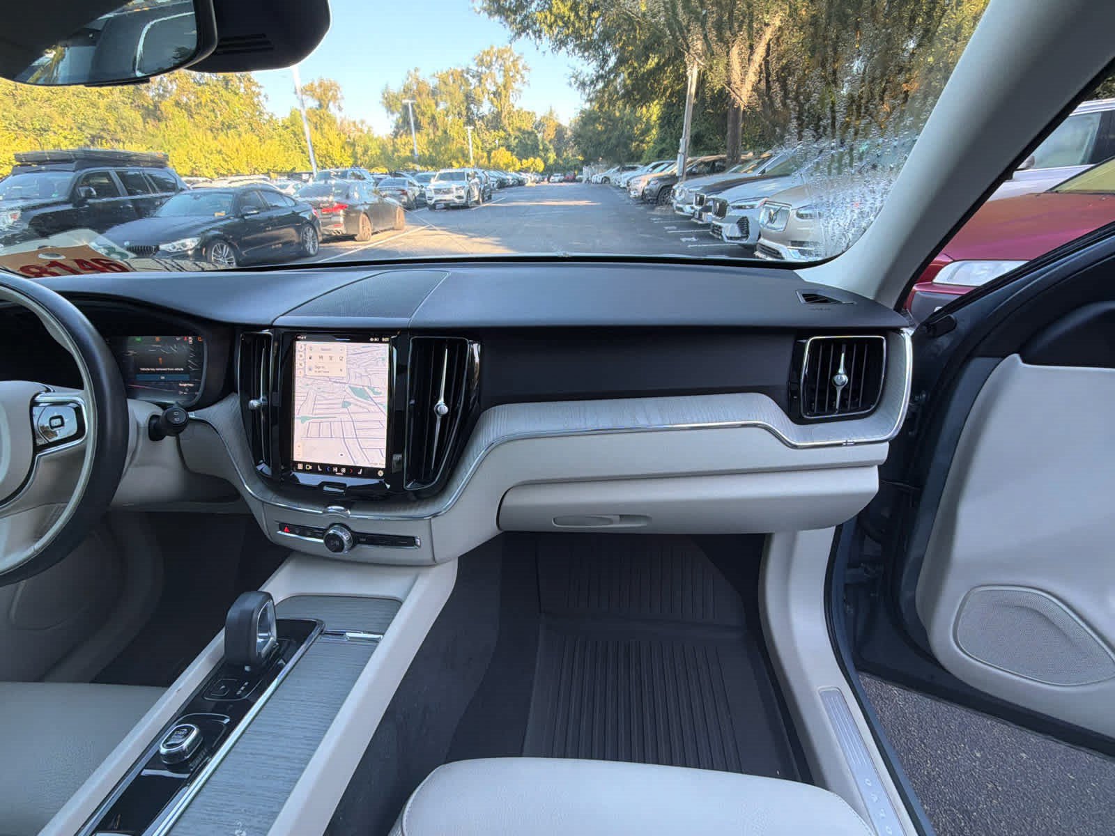 Certified 2024 Volvo XC60 B5 Plus w/ Protection Package AWD/4WD image 19