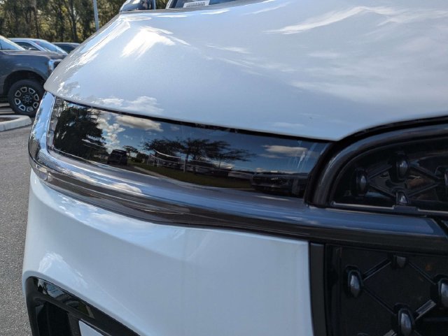 New 2026 Lincoln Nautilus Premier w/ Jet Appearance Package AWD/4WD image 10