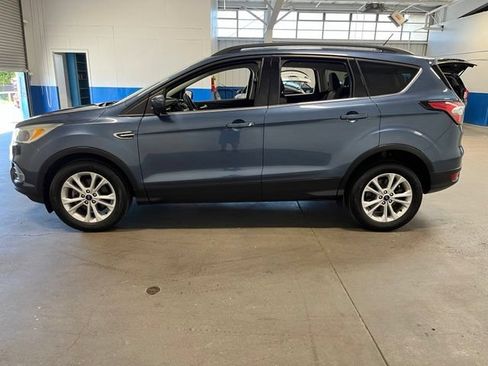 Used 2018 Ford Escape SE w/ SE Sync 3 Package FWD image 6