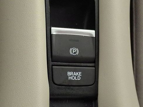 Used 2025 Honda HR-V LX image 29
