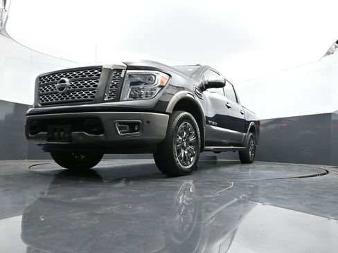 Used 2017 Nissan Titan Platinum Reserve AWD/4WD image 27