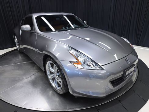 Used 2009 Nissan 370Z Touring w/ Sport Pkg RWD image 47