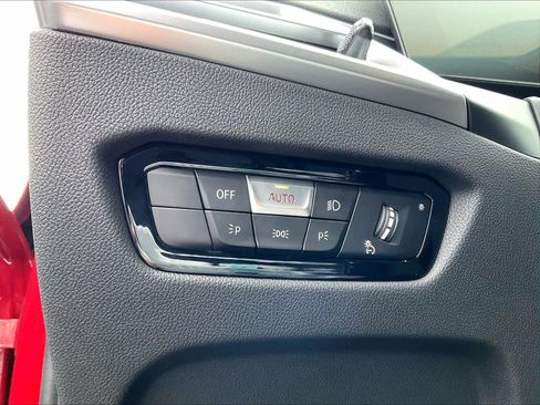 Used 2026 BMW 330i Sedan w/ M Sport Package image 34