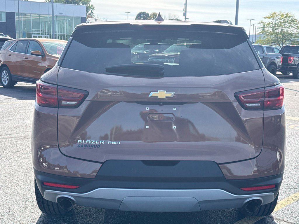 Certified 2023 Chevrolet Blazer LT w/ Convenience Package AWD/4WD image 3
