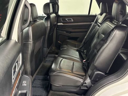 Used 2017 Ford Explorer Limited image 24