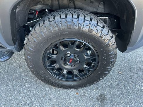 Certified 2025 Toyota 4Runner TRD Off-Road Premium image 9