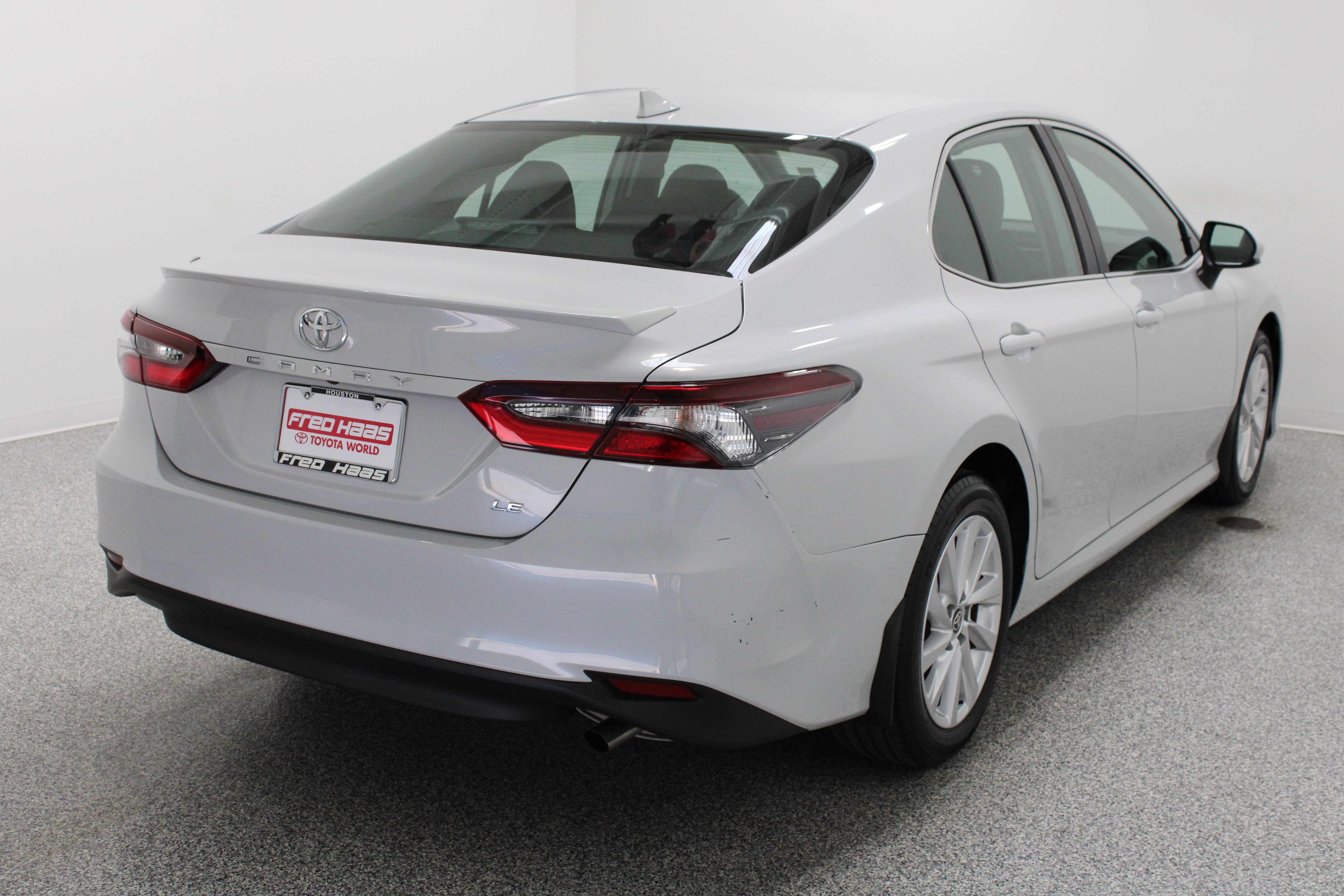 Used 2024 Toyota Camry LE FWD image 7