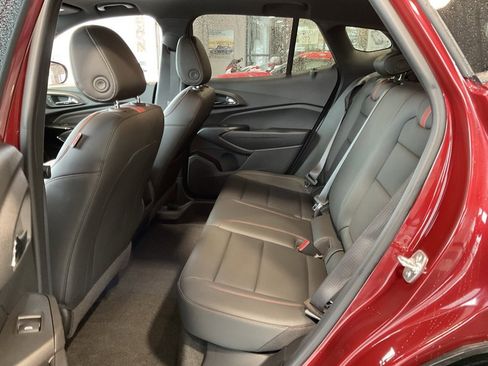 Used 2025 Chevrolet Trax RS w/ Sunroof Package image 20