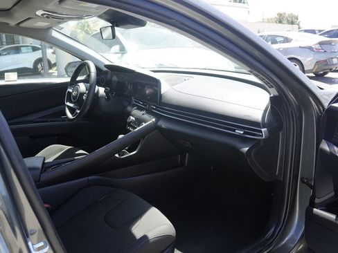 Used 2025 Hyundai Elantra SEL FWD image 22