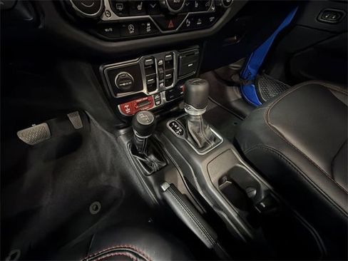 Used 2024 Jeep Gladiator Rubicon w/ Technology Group image 48