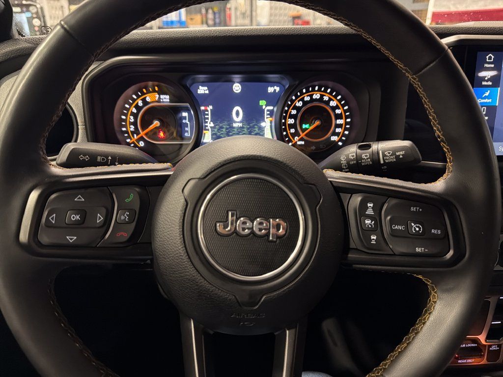 Used 2024 Jeep Wrangler Unlimited Sport AWD/4WD image 10