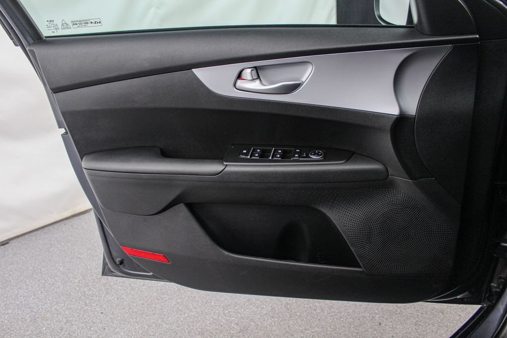 Used 2023 Kia Forte LXS w/ LXS Technology Package FWD image 13