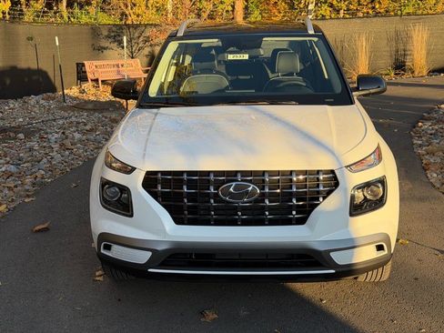 New 2026 Hyundai Venue SEL image 8