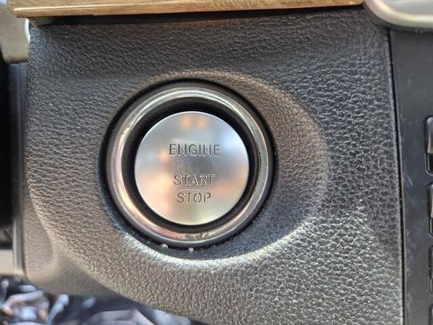 Used 2011 Mercedes-Benz E 550 Sedan image 10