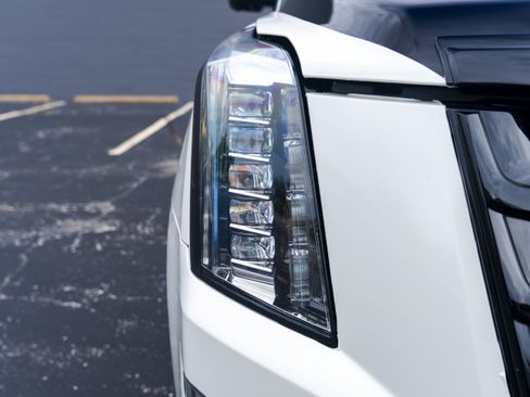 Used 2016 Cadillac Escalade ESV Premium AWD/4WD image 10