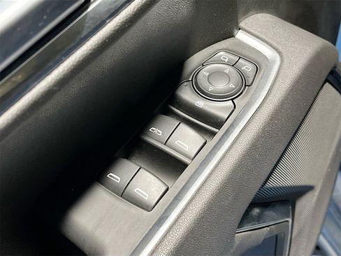 Used 2025 Chevrolet Silverado 1500 LT image 18