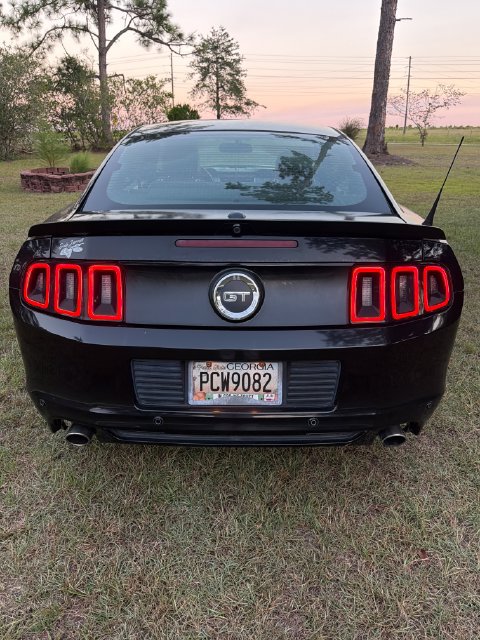 Used 2013 Ford Mustang GT Premium w/ Electronics Pkg RWD image 3
