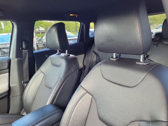 Used 2024 Jeep Compass Latitude AWD/4WD image 20