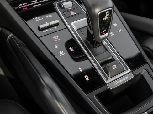 Used 2020 Porsche Cayenne Turbo image 27