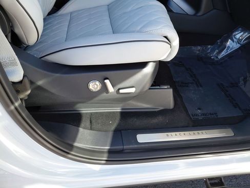 New 2025 Lincoln Navigator L Black Label image 31