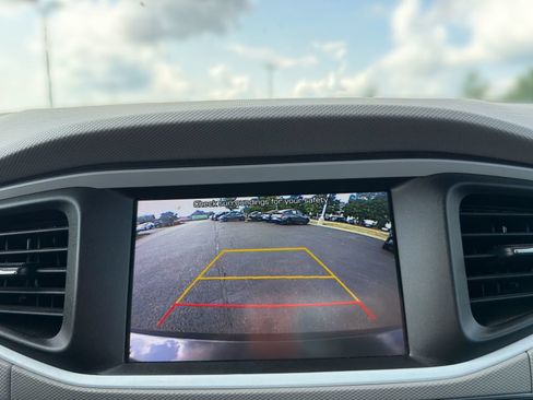Used 2019 Hyundai Ioniq Plug-In Hybrid FWD image 18